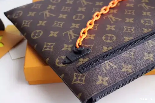 LOUIS CLUTCH VUITTON 0210