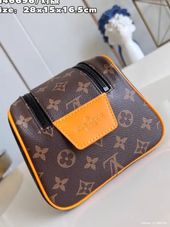 LOUIS DOPP VUITTON TOILET KIT POUCH 0210