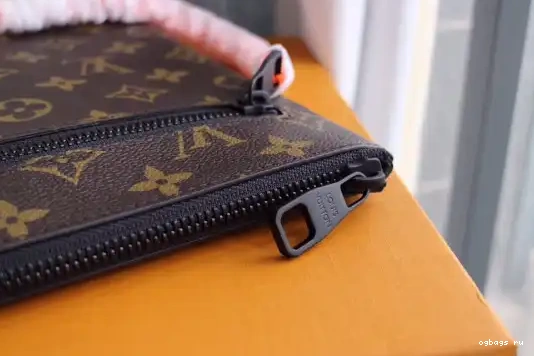 LOUIS CLUTCH VUITTON 0210