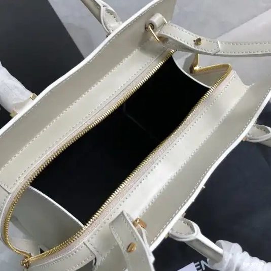 YSL SMALL TOTE UPTOWN 0316