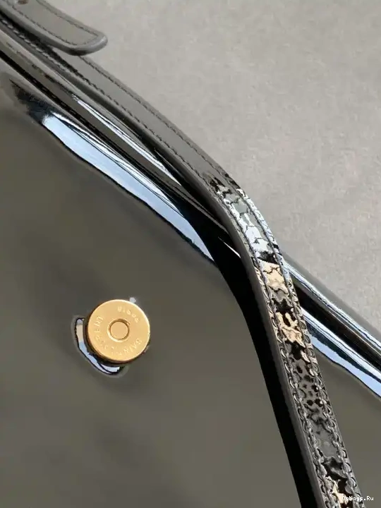 YSL 99 KATE 0321